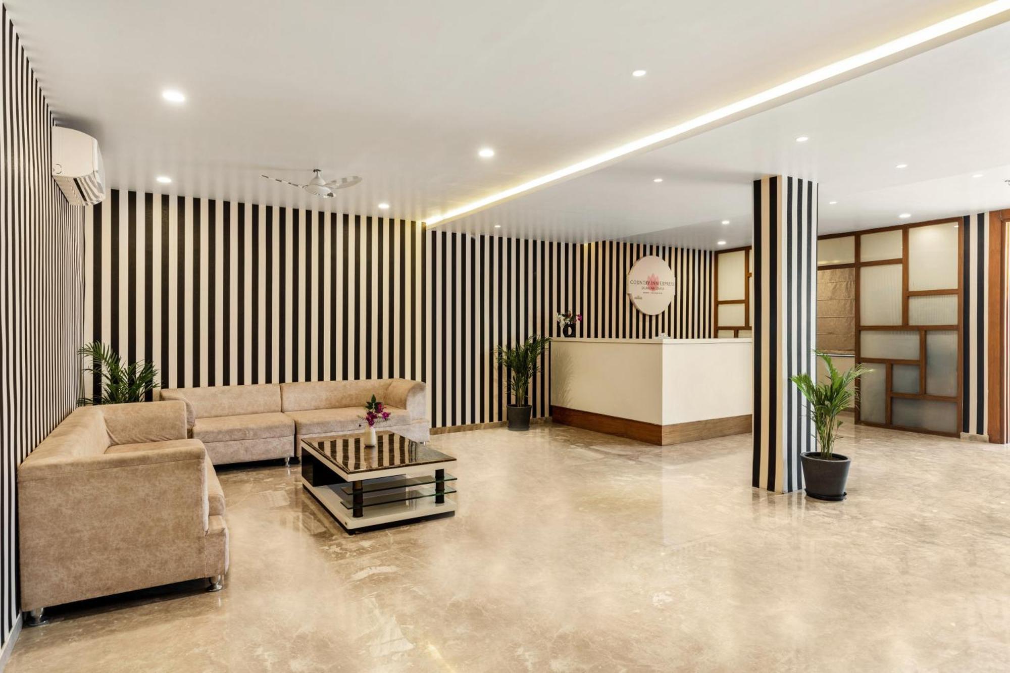 Hotel Seasons Sajjangarh Udaipur Exterior foto