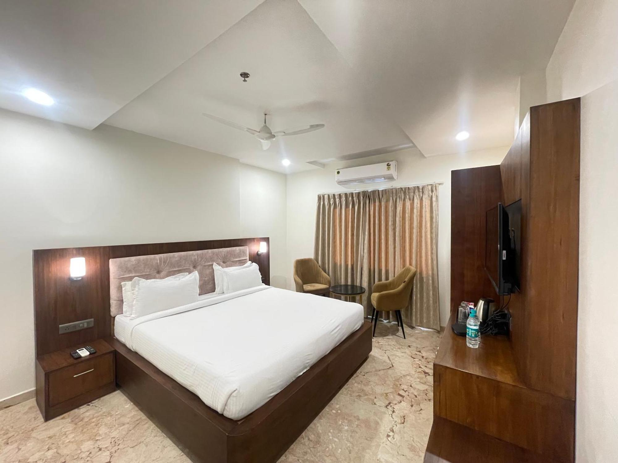Hotel Seasons Sajjangarh Udaipur Exterior foto